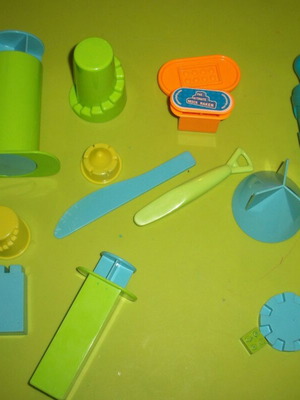 Kinetic Sand Castle Molds και Ultimate Brick Maker σετ σαν καινούργιο