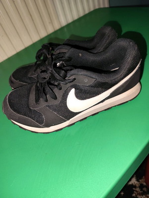 Αθλητικά παπούτσια Nike νούμερο 38 μεταχειρισμένα, μαύρα