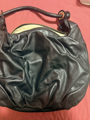 DKNY leather shoulder bag used, black with gold details