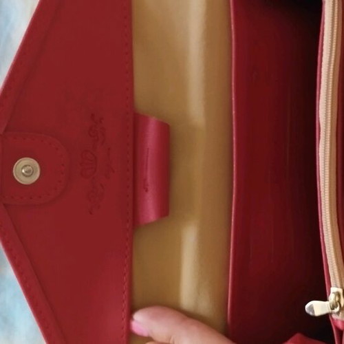 Wallet red like new with multiple compartments