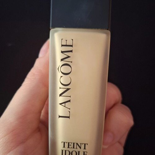 Lancome Teint Idole Ultra Wear Foundation 105W with Lierac Sunstick SPF50+ gift