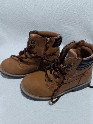 Ace unisex boots size 33 like new, brown