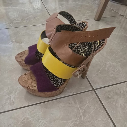 Jessica Simpson women's sandals new, leather and suede, size 40, purple and yellow