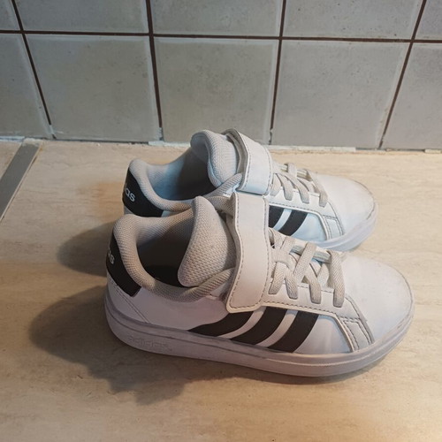 Adidas children's white athletic shoes size 28 like new