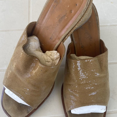 Mule shoes used beige with gold details, comfortable heel