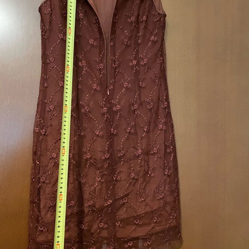 Dress with embroidered lace like new, size Small