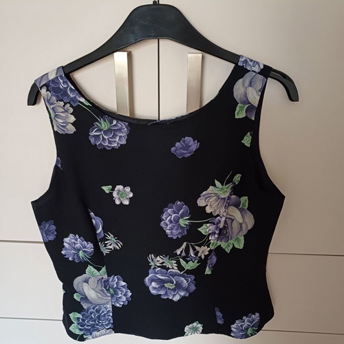 Floral sleeveless top used, black, size M