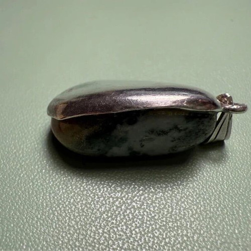 Handmade vintage pendant with 950 silver and semiprecious stone