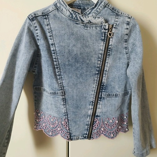 2 kids jackets like new for 7-8 years, pink and blue