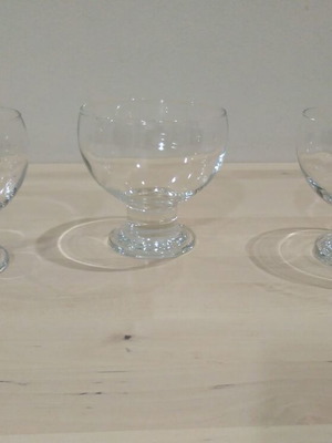 Set of 3 Medium Collectible Authentic Ice Cream Glasses 2002, new
