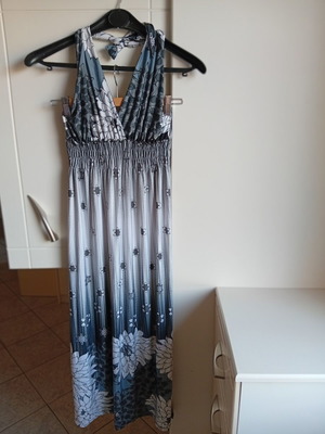 Maxi dress like new, white and grey floral, size S