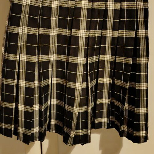 Terranova pleated short skirt size M like new, black and white
