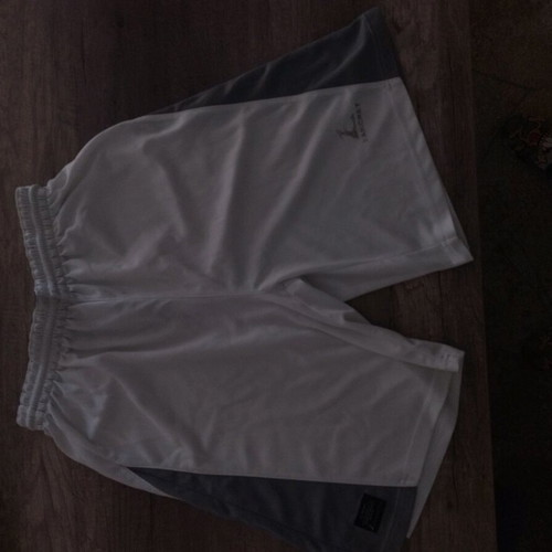 Zakcret basketball shorts used, white and gray, size M