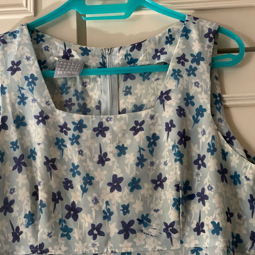 Women's floral maxi dress XL used, light blue colors, made in USA
