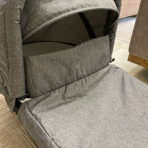 Peg Perego bassinet grey like new with footmuff and UPF 50 canopy