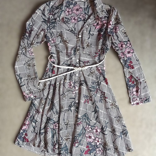 Red Queen dress like new, size S, floral print