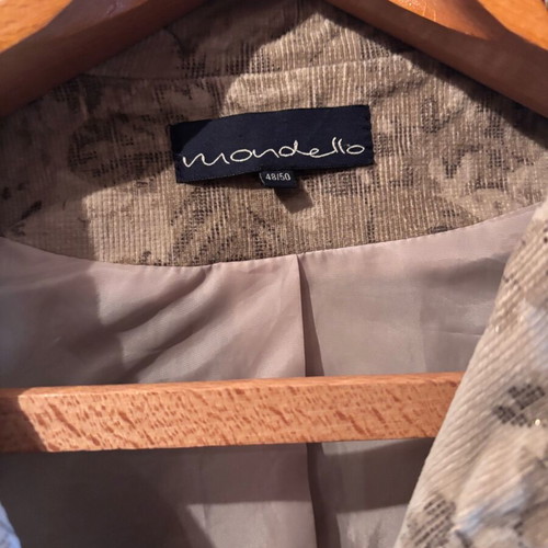 Jacket with rose pattern No48-50 like new, beige