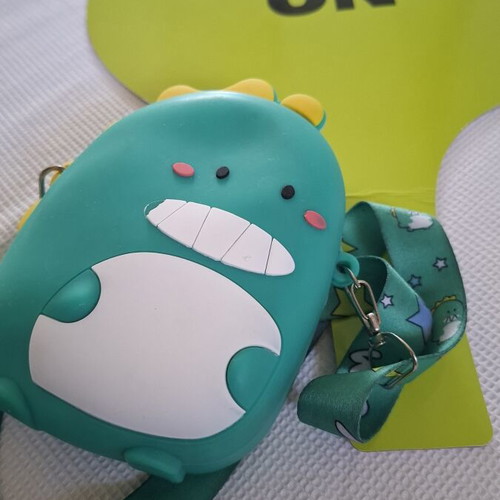 Disney dinosaur wallet size medium, green