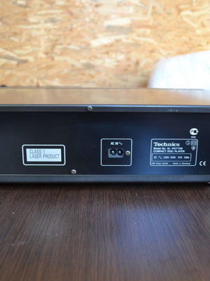 Technics SL PS770D CD player with remote