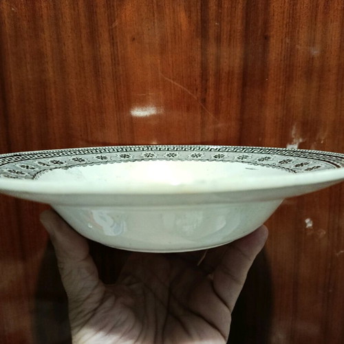 Royal commemorative plate like new, English made, 1880