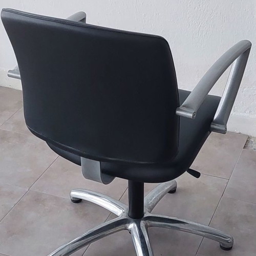AGV Riviera salon chair new