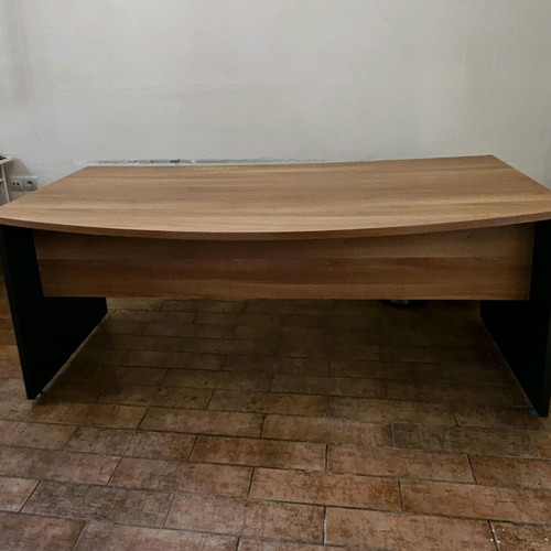 Professional desk like new made of wood with two drawers