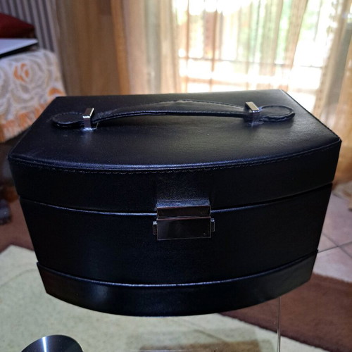 Evie Mai makeup set case new