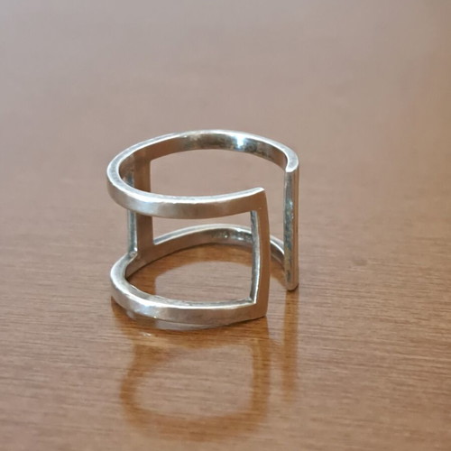 Chevalier 925 Silver Ring like new, minimal design