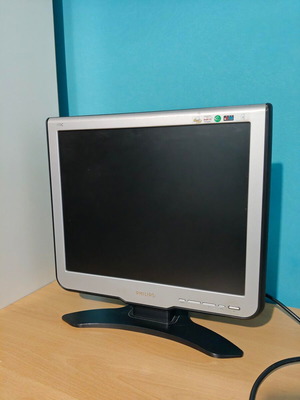 Philips 170C 17" TFT LCD monitor used, 1280x1024 resolution, VGA