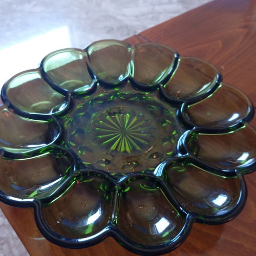 Vintage Anchor Hocking Fairfield Avocado Green Deviled Egg Plate like new