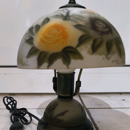 Table lamp small with decorative design like new, height 28 cm