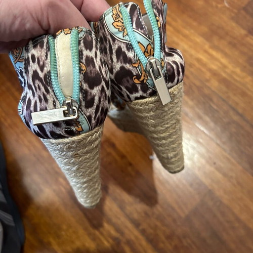 INC International Concept women's sandals like new, size 36