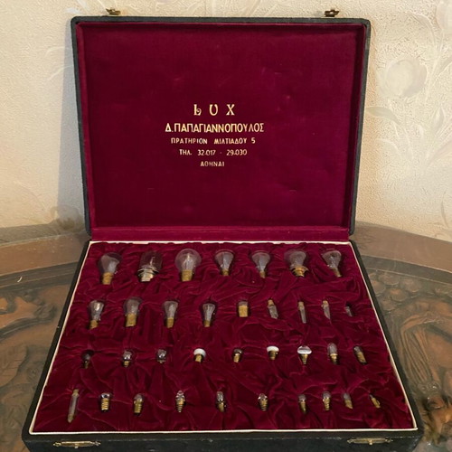 Vintage car bulb collectible set case used