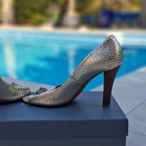 Mariella Burani Metallic Gold Peep-Toe Pumps Size 39 like new