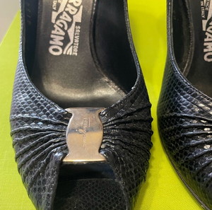 Μαύρες γόβες Salvatore Ferragamo