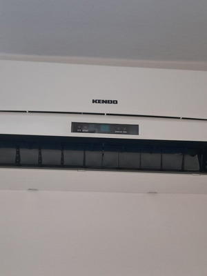 Kendo 9000 BTU air conditioner like new