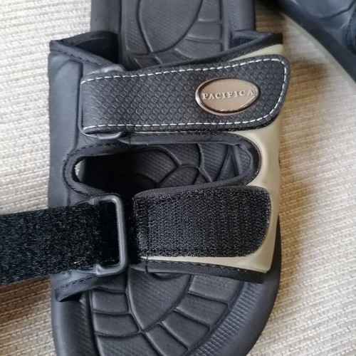 Men's sandals size 42, new, lightweight with Velcro straps
