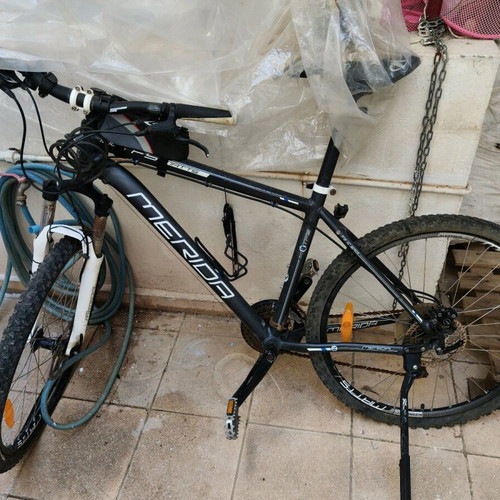 Merida 26" Mountain Bike used, disc brakes, front suspension, black