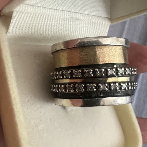 K.and silver and gold ring size 61