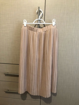 Zara pleated skirt new, size Large, beige