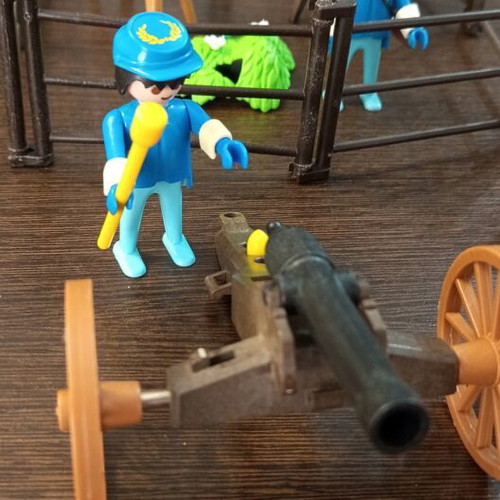 Playmobil Western used with broken clip
