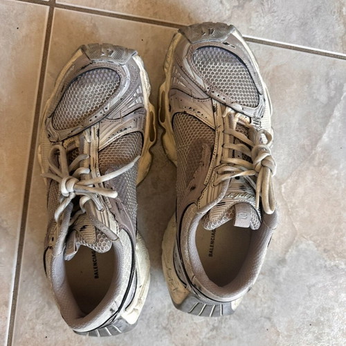 Balenciaga shoes new, gray, size 41