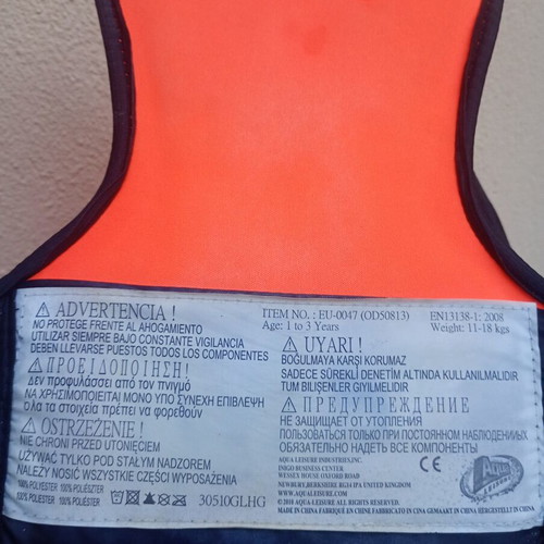 Swimming vest life jacket