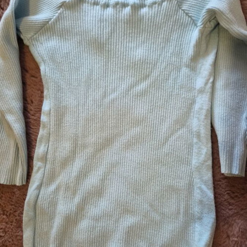 Women's blouse turquoise like new, medium size fitting small