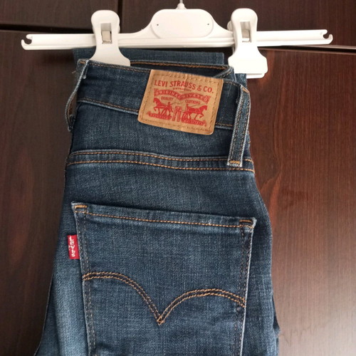 Levi's women's pants dark blue like new