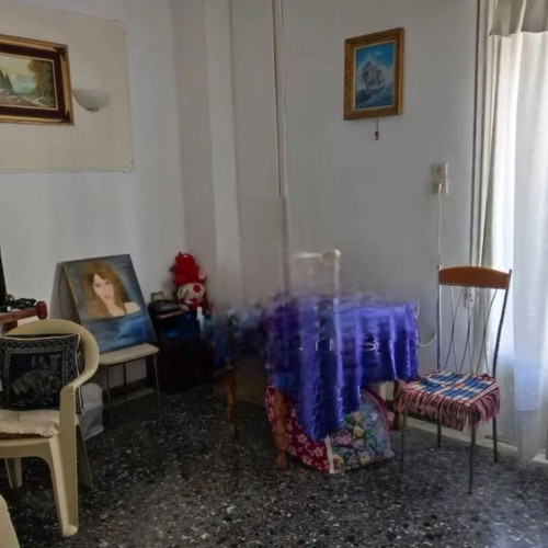 Κτίριο 340 τμ στα Ταμπούρια Πειραιά με αυλή, κατάστημα και 4 υπνοδωμάτια