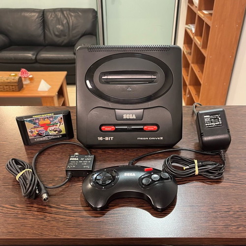 Sega Mega Drive II 16-BIT console like new complete set