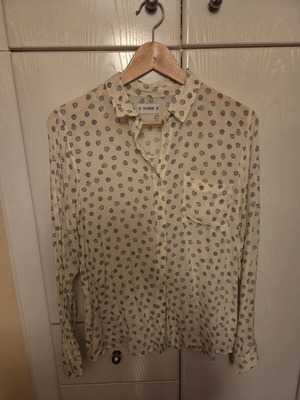 Pull & Bear shirt cream with blue shells medium like new