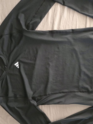 Ισοθερμικό Adidas μακρυμάνικο σαν καινούργιο, μέγεθος M, μαύρο