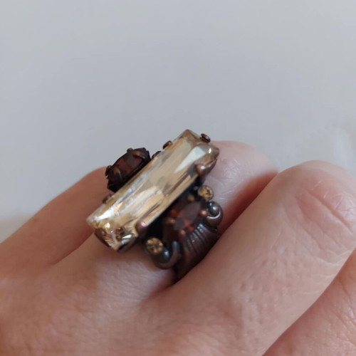 Ring with stones like new, metal